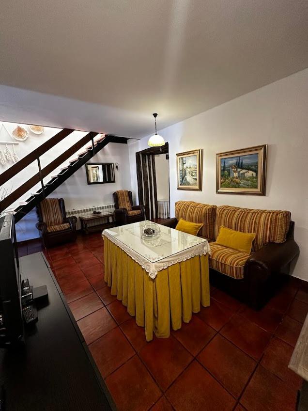 Espaciosa Y Elegante Casa Rural En Los Marines Exterior foto